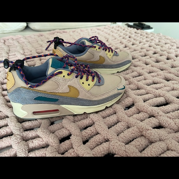 Nike Shoes - Womens Nike Air Max 90 SE Fossil Stone/Twine